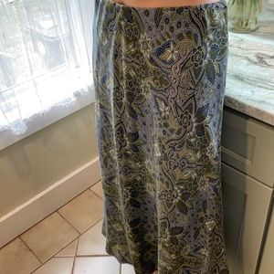 Beautiful midi skirt navy blue lining
